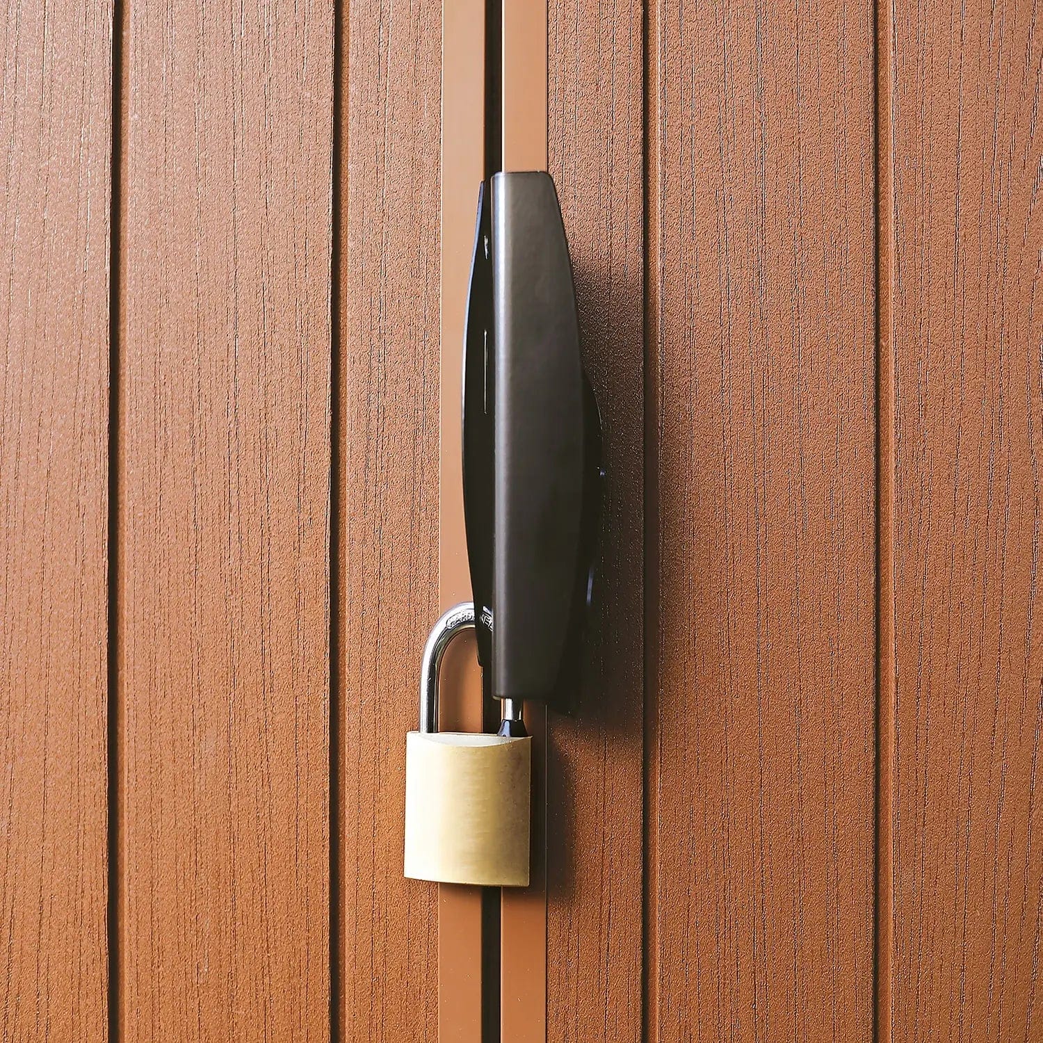 Abri Keter Darwin 8 x 6 pi en résine à toit à deux pentes, deux portes, plancher et une fenêtre – Image 7