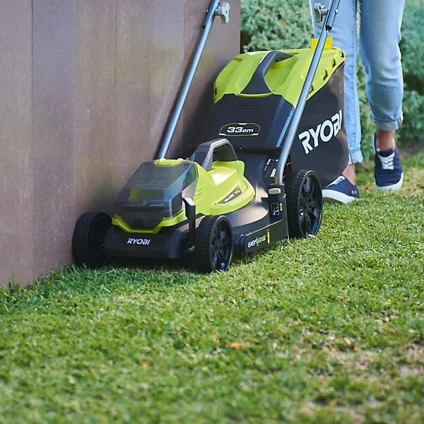 Ryobi One+ 18V tondeuse sans fil OLM1833B - machine seule – Image 4